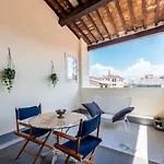 La Loggia Loves * Florens