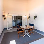 La Loggia Loves Florens
